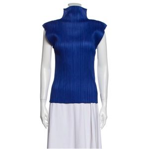 Issue Miyake Accordion Top